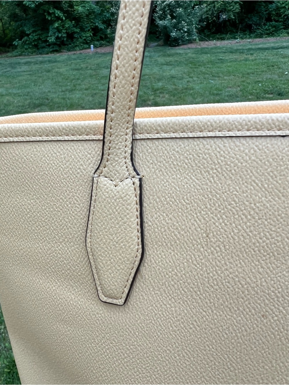 Kate Spade Lori Elegant Yellow Tote Bag - Picture 10 of 16
